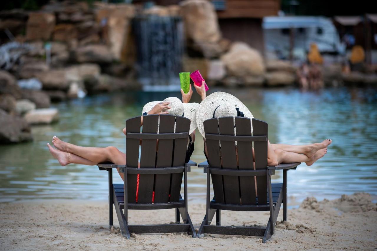 Natura Treescape Resort Wisconsin Dells Exteriör bild