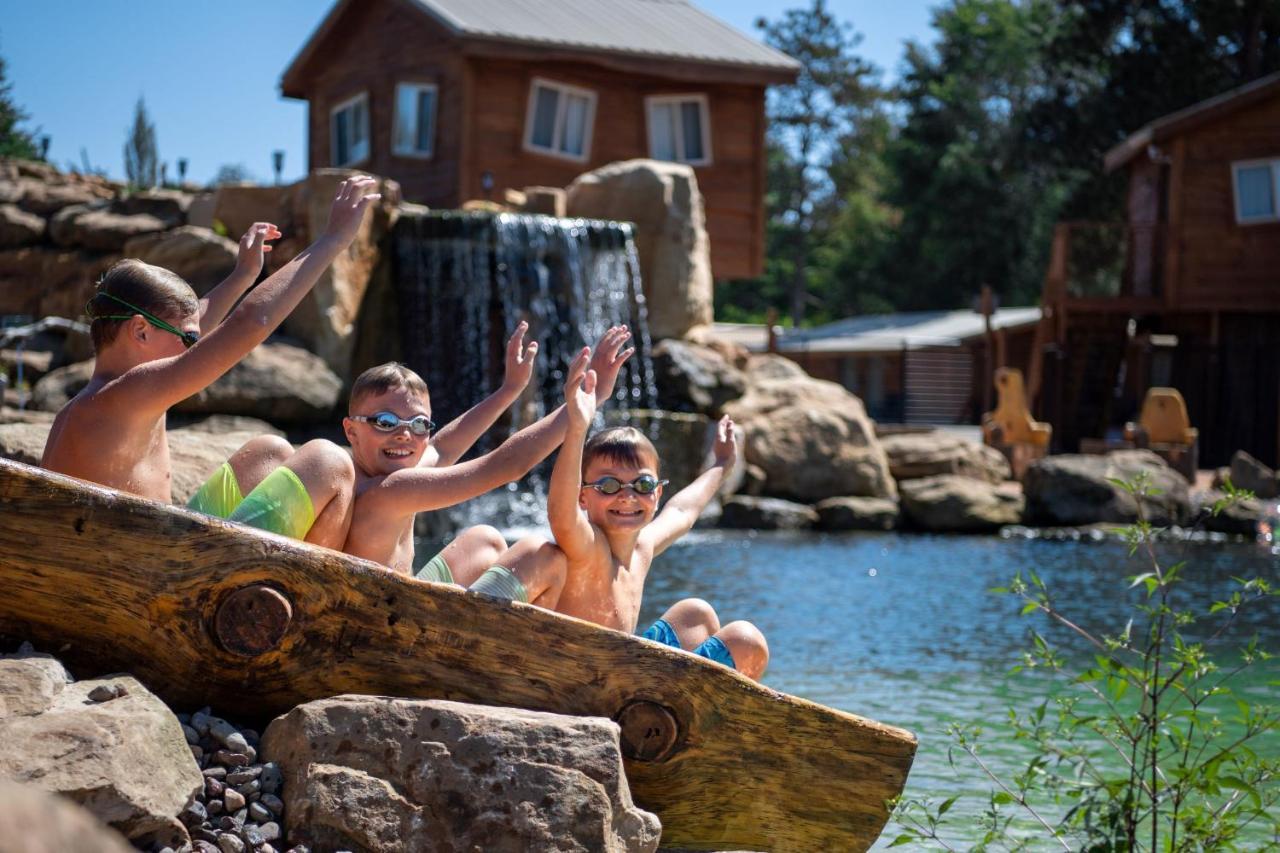 Natura Treescape Resort Wisconsin Dells Exteriör bild