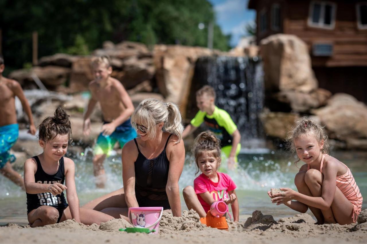 Natura Treescape Resort Wisconsin Dells Exteriör bild