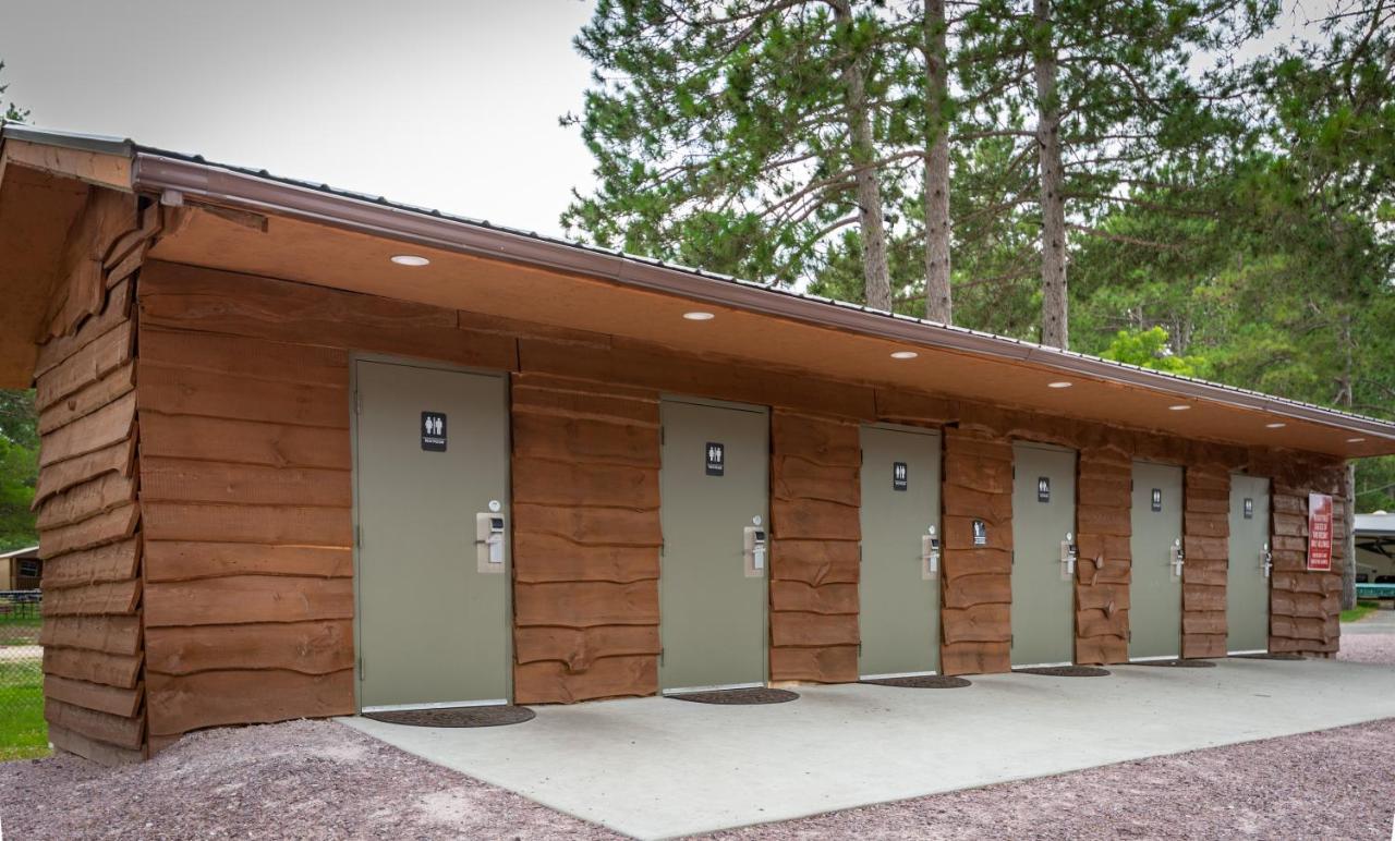 Natura Treescape Resort Wisconsin Dells Exteriör bild